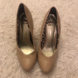 Patent faux leather nude heel